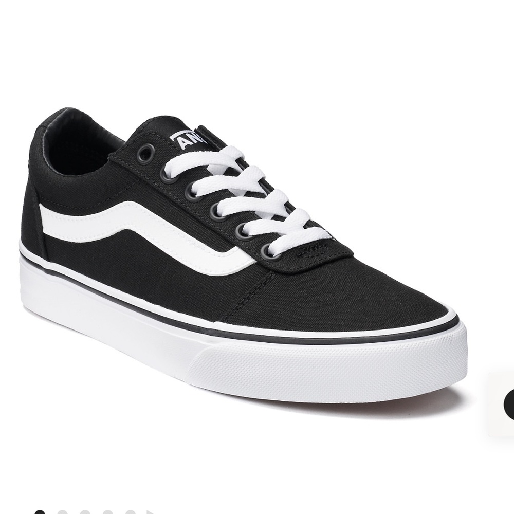 Women’s Vans Ward women’s shoes. Size 6.5